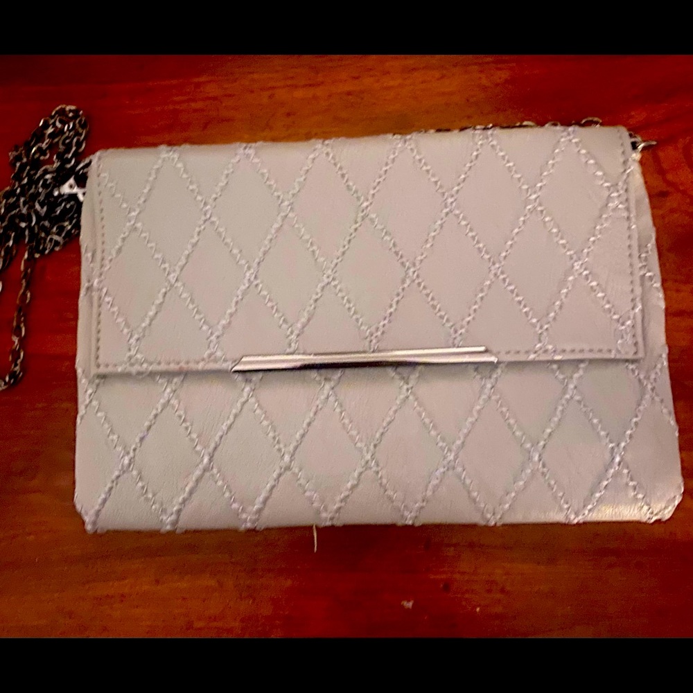 Perfect evening bag! Brand new- never used.